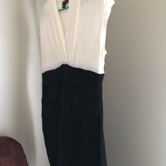 EN FOCUS STUDIO BLACK AND WHITE DRESS - Picture 6 of 10